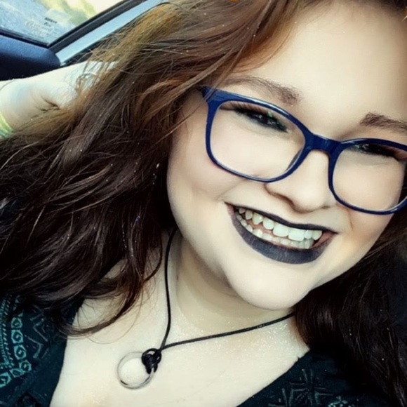 Closet details!! - Picture 1 of 1